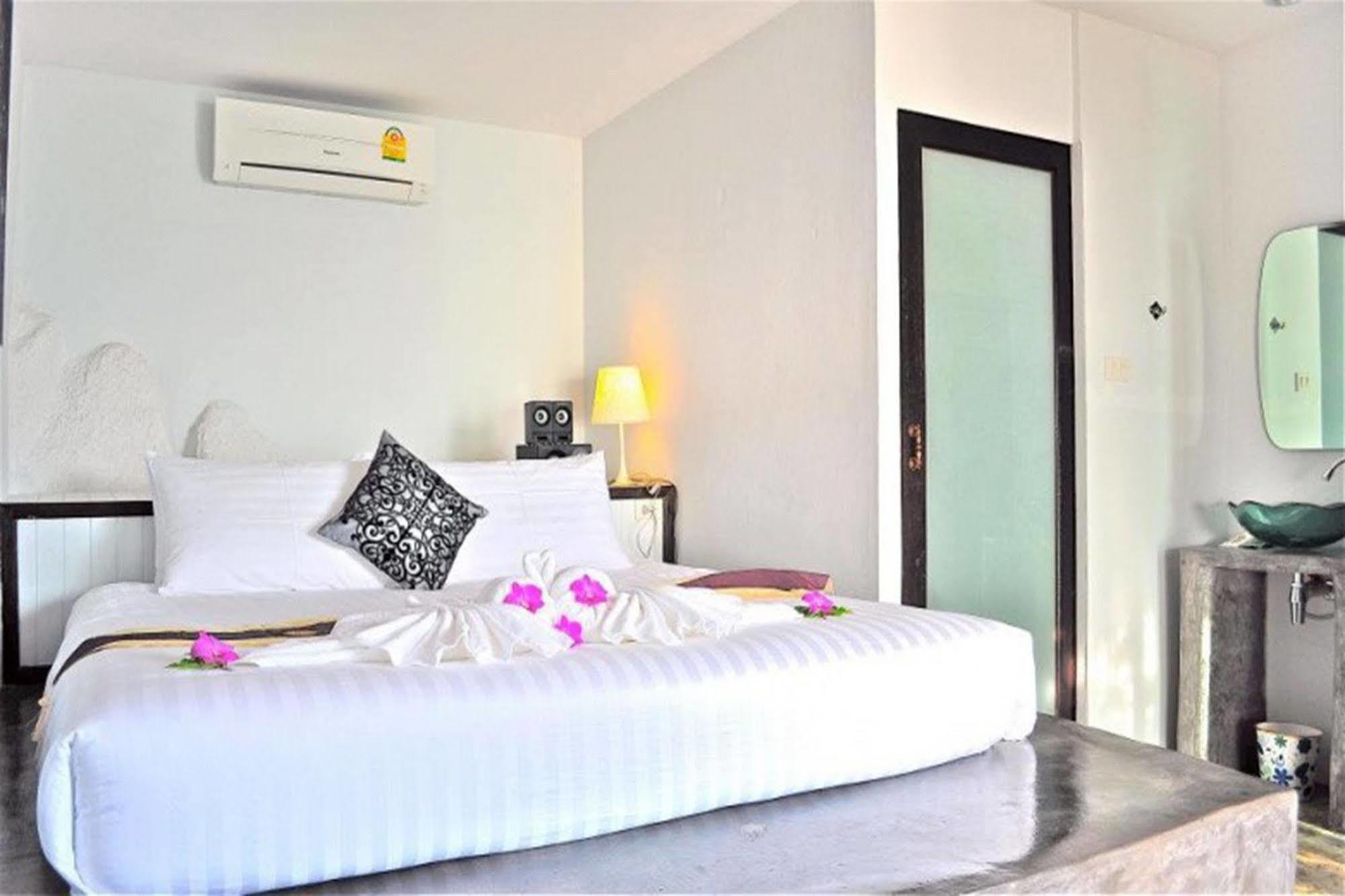 Bay Lounge & Resort เกาะพะงัน ภายนอก รูปภาพ